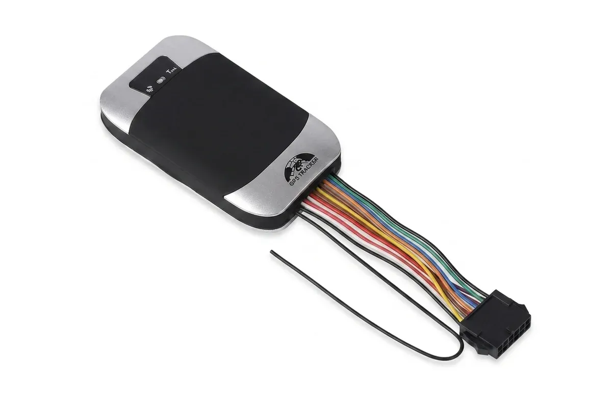 עוקב GPS לרכב עם חיווט ומחבר